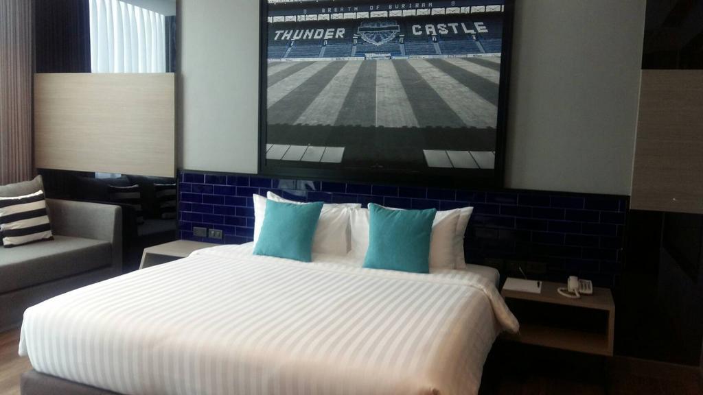 The Crystal Hotel Buriram - Formerly X2 Vibe Buriram Exterior foto